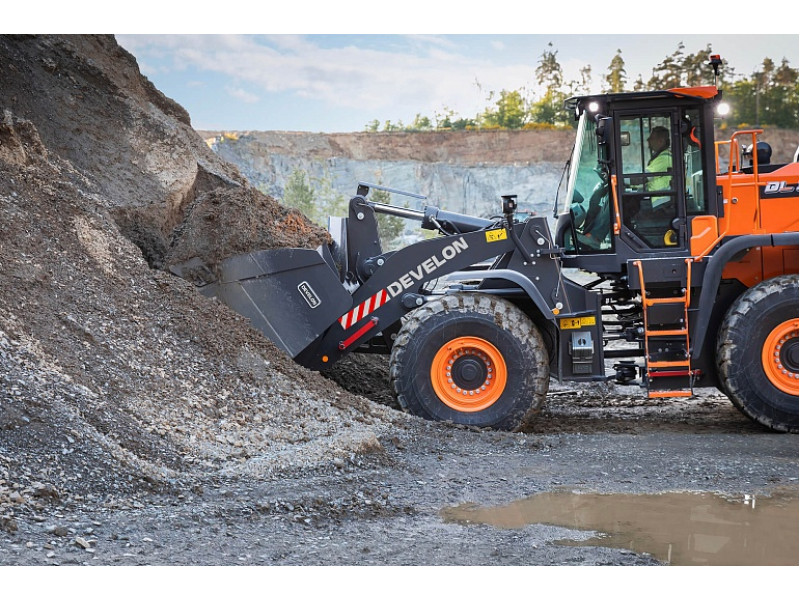 Погрузчик DL320A-7M